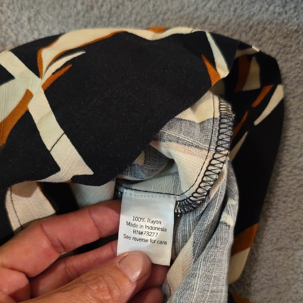 NWT** Nine West Black and Orange Tropical Patterned Romper - Picture 3 of 9